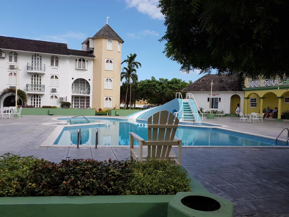 Almond Grove At Sand Castle Ocho Rios Exterior foto